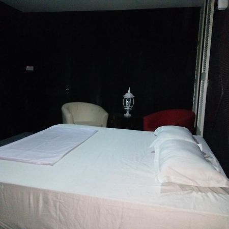 Transit Room Klia - Residence Villa Kampong Kubang Beras 外观 照片