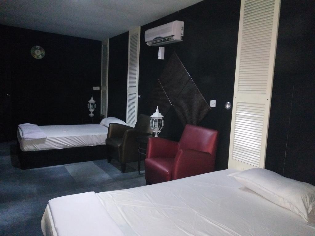 Transit Room Klia - Residence Villa Kampong Kubang Beras 外观 照片