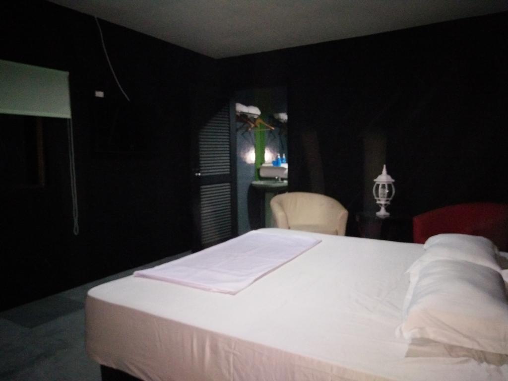 Transit Room Klia - Residence Villa Kampong Kubang Beras 外观 照片