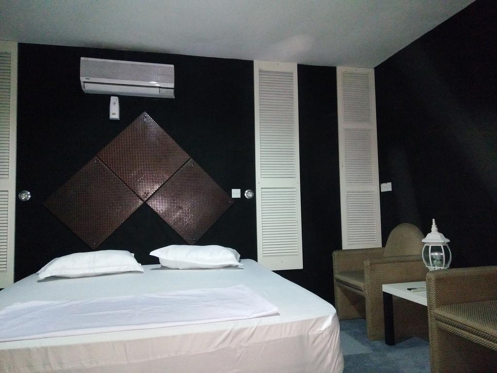 Transit Room Klia - Residence Villa Kampong Kubang Beras 外观 照片