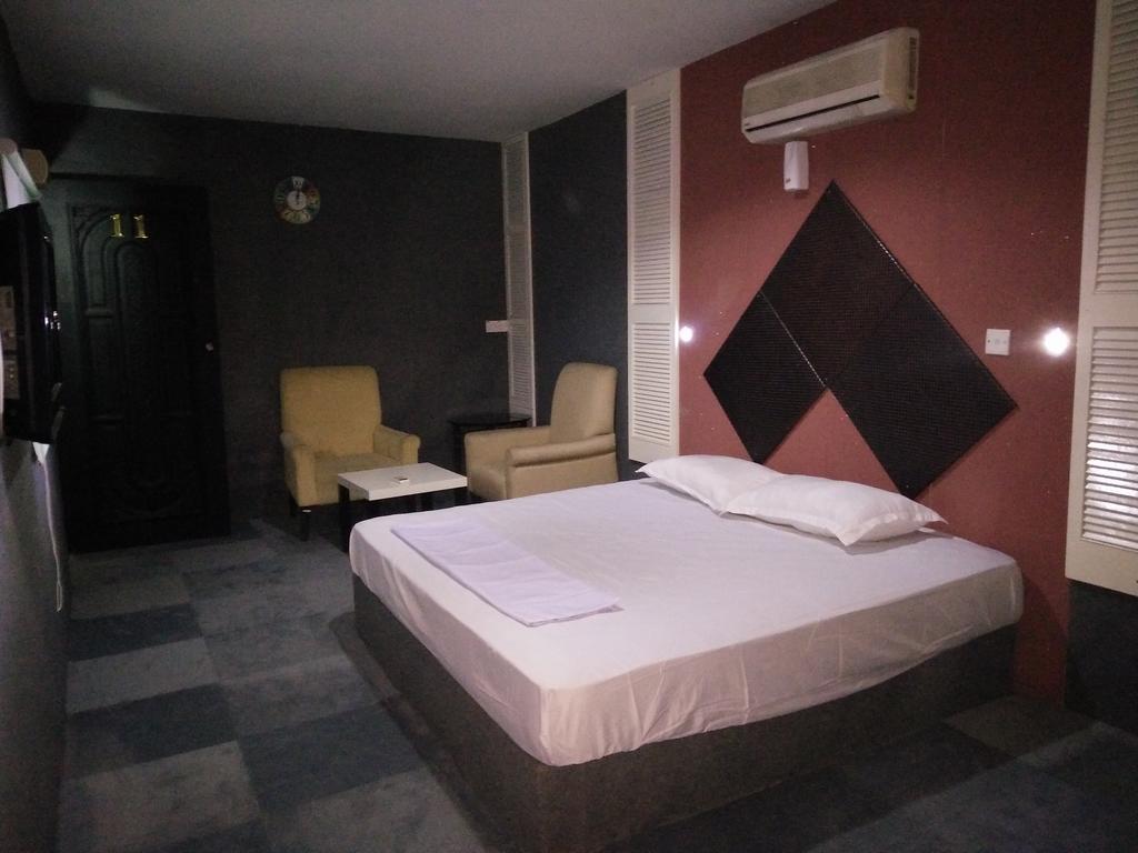 Transit Room Klia - Residence Villa Kampong Kubang Beras 外观 照片