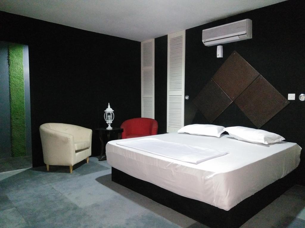 Transit Room Klia - Residence Villa Kampong Kubang Beras 外观 照片