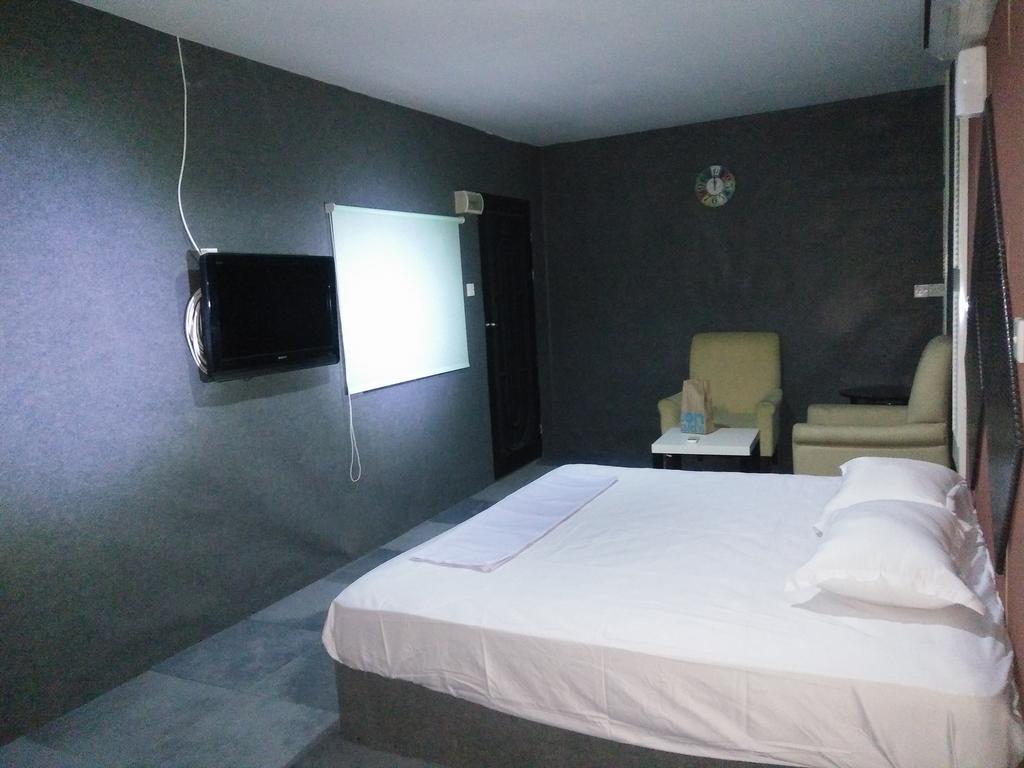 Transit Room Klia - Residence Villa Kampong Kubang Beras 外观 照片